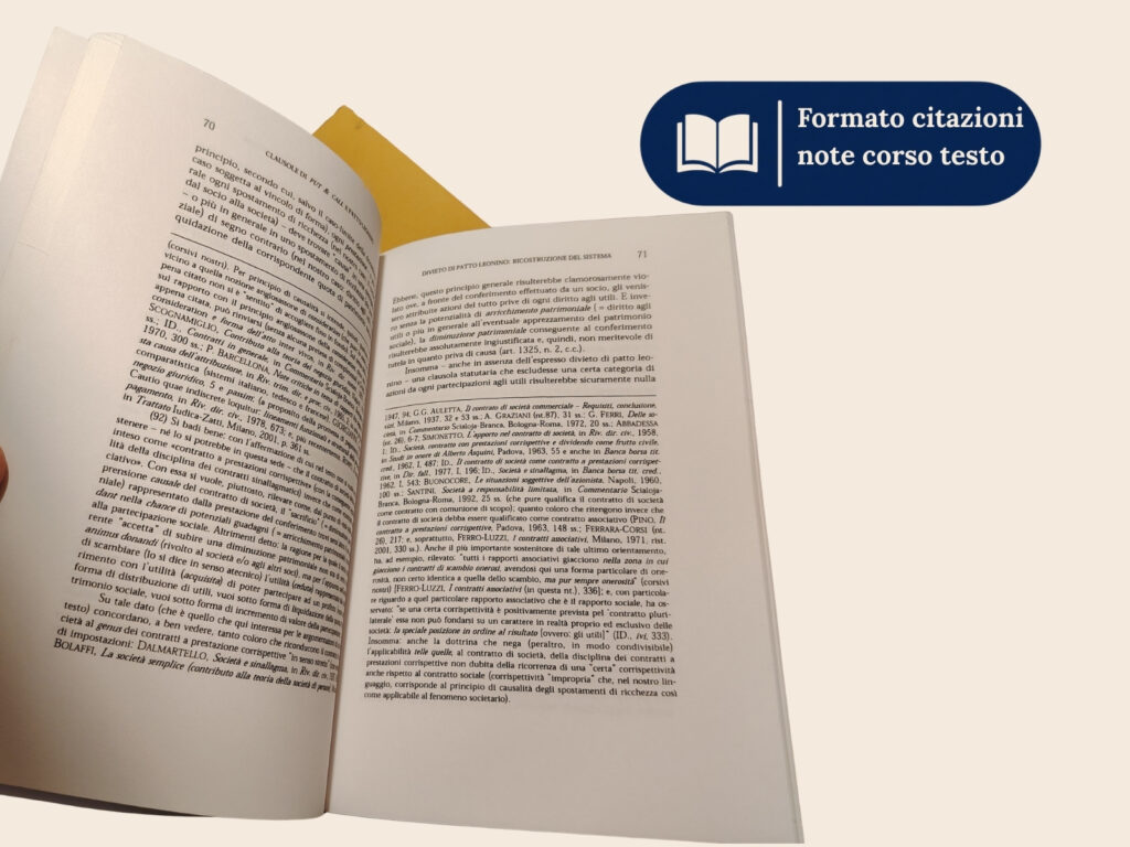 Doppia pagina di monografia giuridica con testo e note a piè di pagina impaginate secondo i canoni accademici